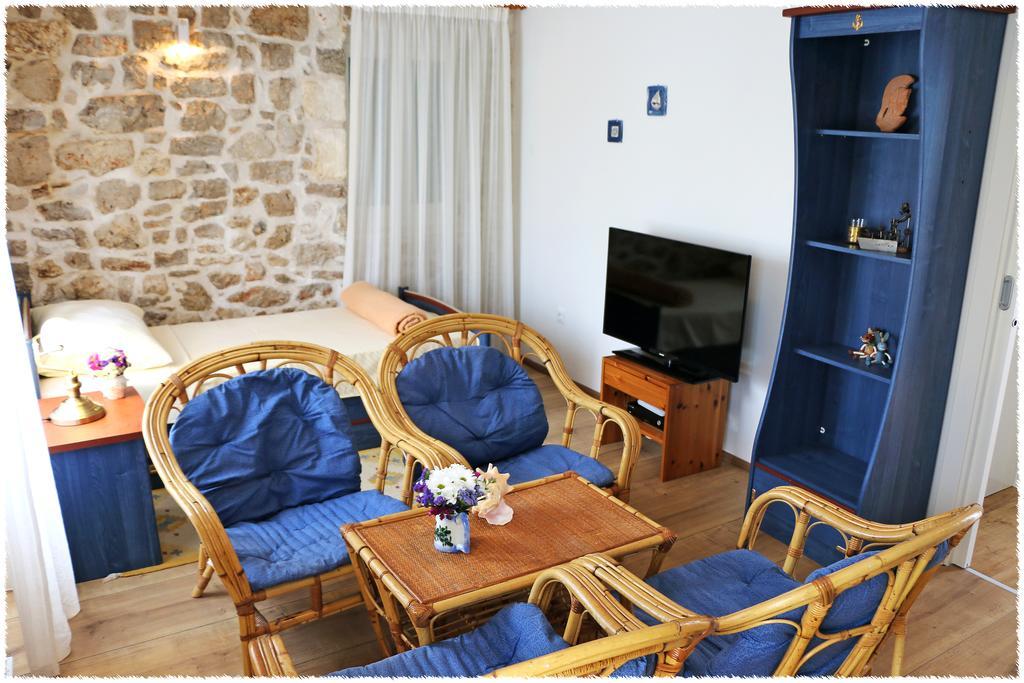 Apartment Dane Примоштен Экстерьер фото