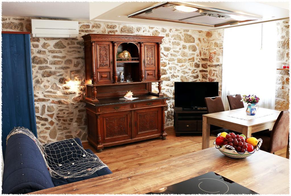 Apartment Dane Примоштен Экстерьер фото